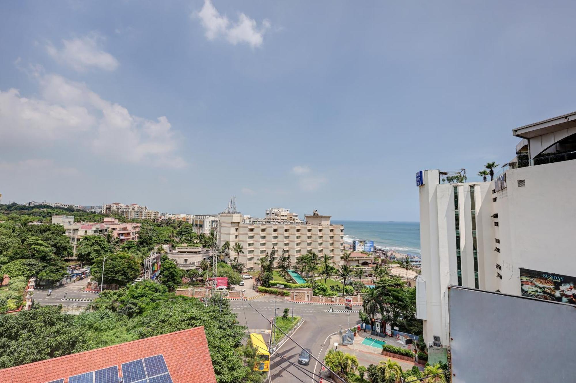 Treebo Blak & Wite Rk Beach Visakhapatnam Exterior photo