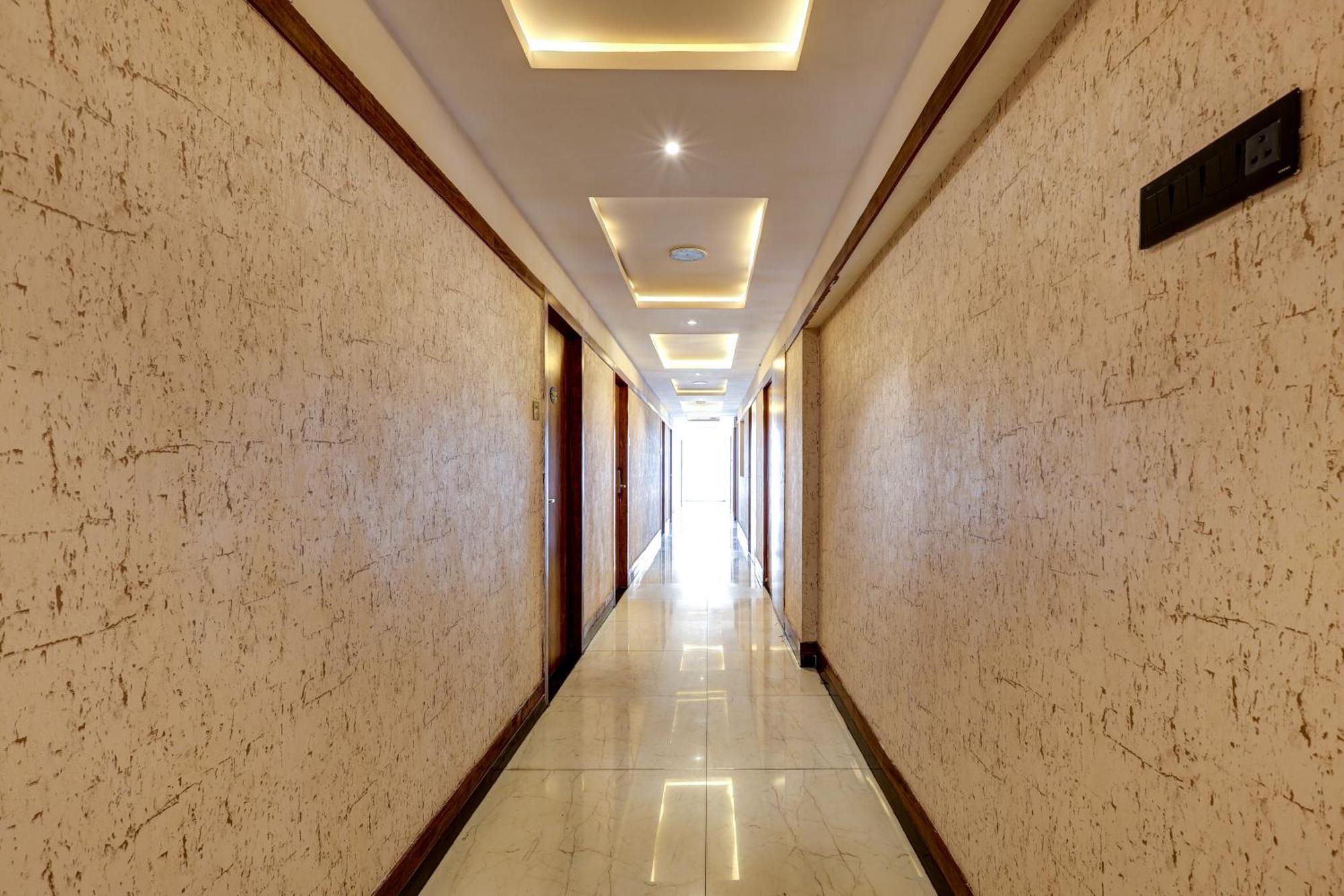 Treebo Blak & Wite Rk Beach Visakhapatnam Exterior photo