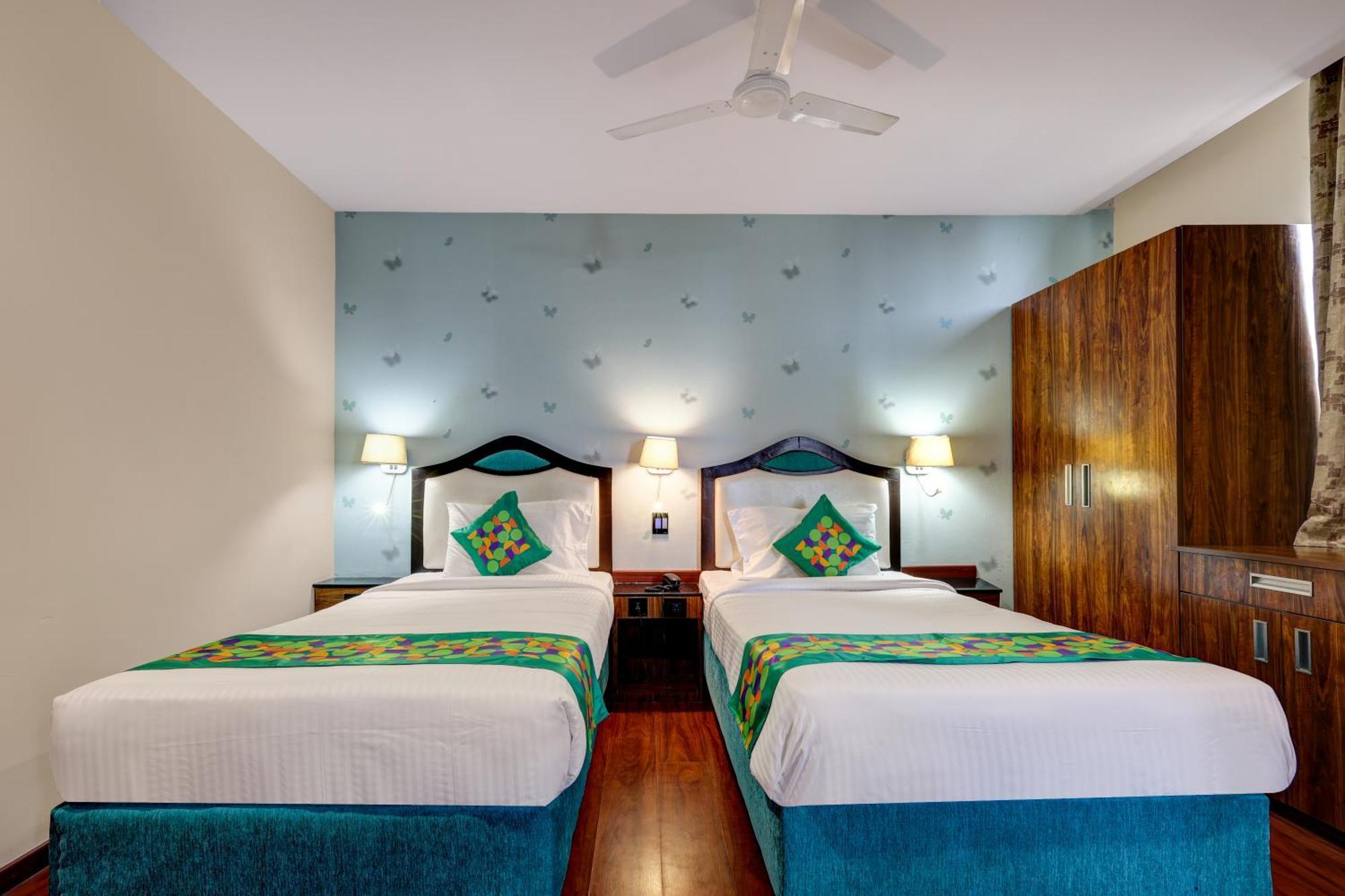Treebo Blak & Wite Rk Beach Visakhapatnam Exterior photo