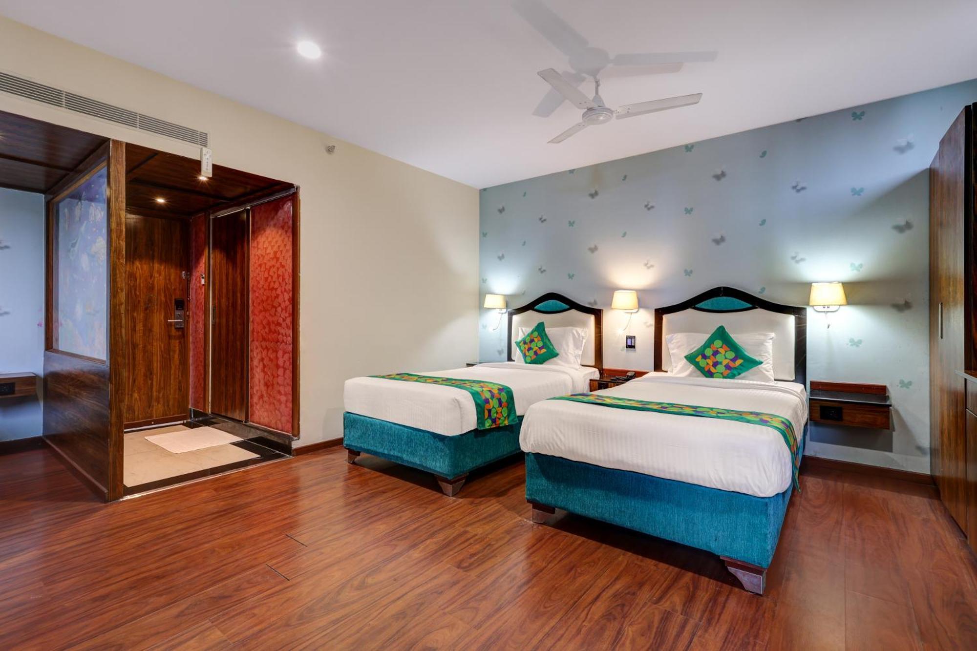 Treebo Blak & Wite Rk Beach Visakhapatnam Exterior photo