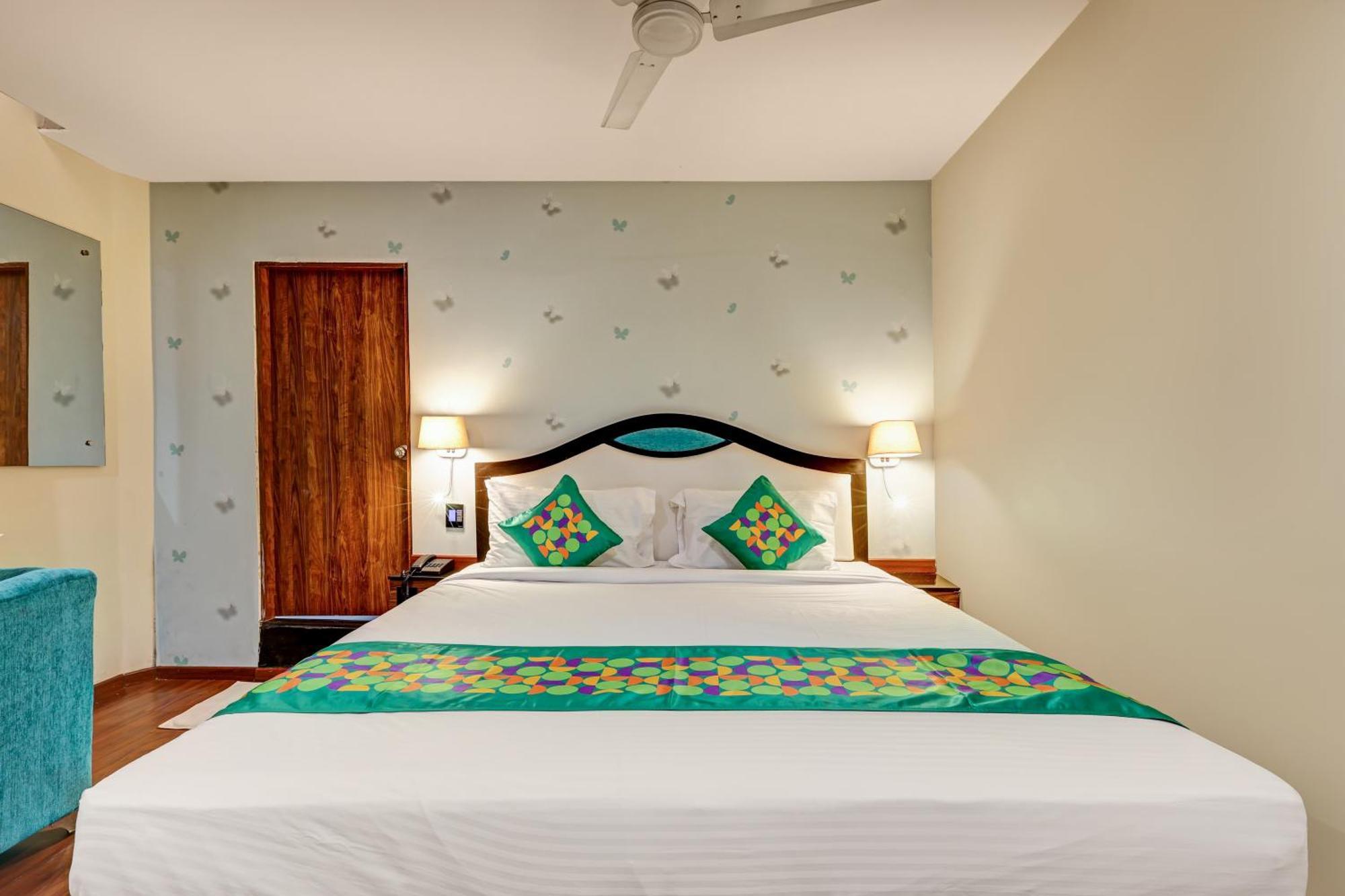 Treebo Blak & Wite Rk Beach Visakhapatnam Exterior photo